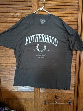 Sly Fox Threads Women's Motherhood T-shirt Size 2X
